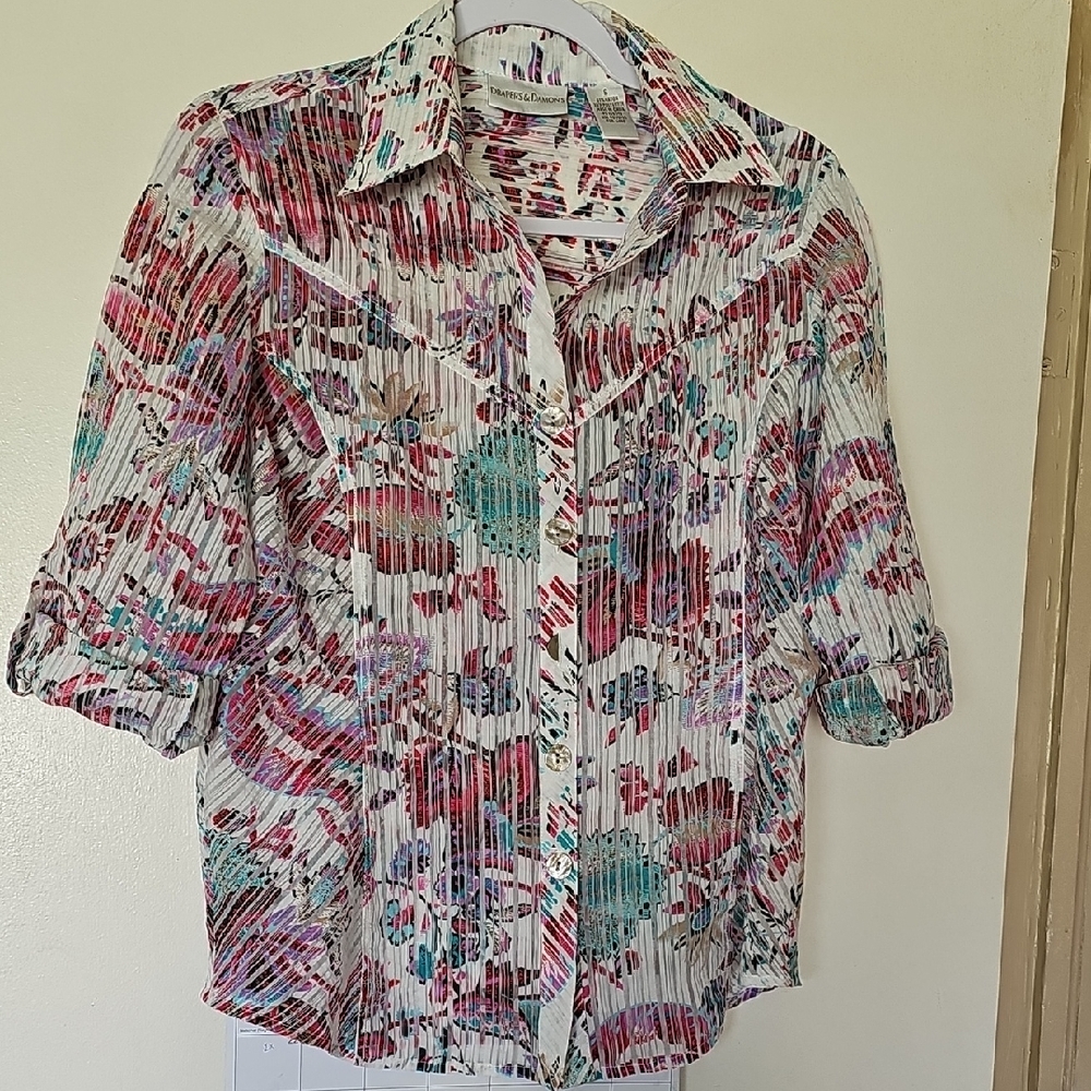 DRAPERS & DAMONS top. Multicolor Women's Pleated Top. Size Small.